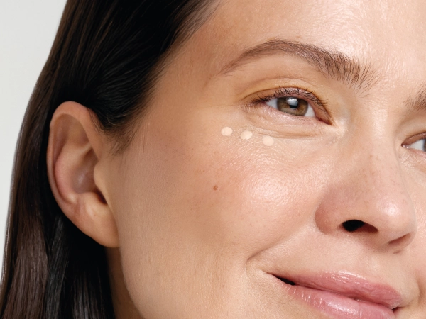 ENDOCARE Radiance Contorno Iluminador beneficios