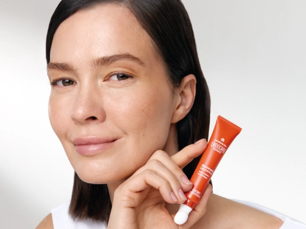 ENDOCARE Radiance Contorno Iluminador beneficios